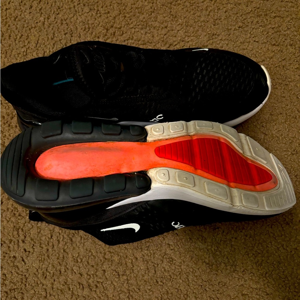 Nike Mens 270’s